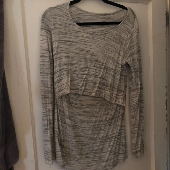Motherhood Maternity Tops - Motherhood maternity nursing top/sweater Motherhood Maternity Tops - Motherhood maternity nursing top/sweater